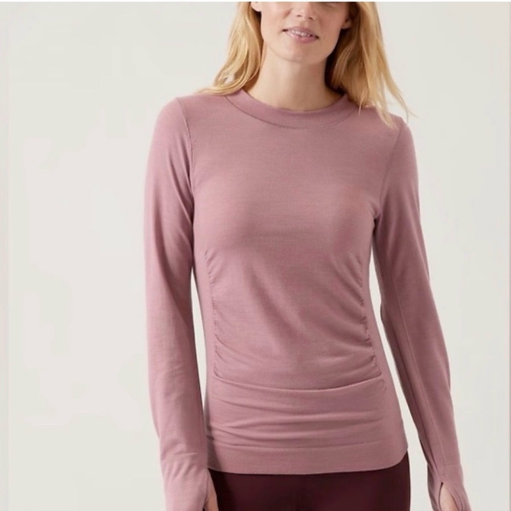 Athleta Foresthill Ascent Seamless Top in a mauve pink shade Medium yoga run